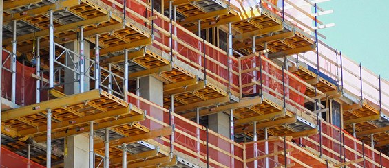 Gjenbrukbart system til massive dekker og lettvektsdekker